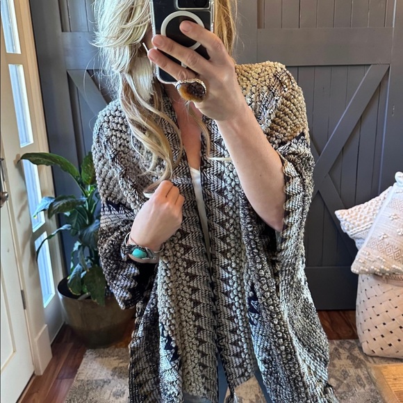 New Bohemian Loom Moroccan Knit Tasseled Handmade Poncho Cardigan Sweater - Picture 9 of 11